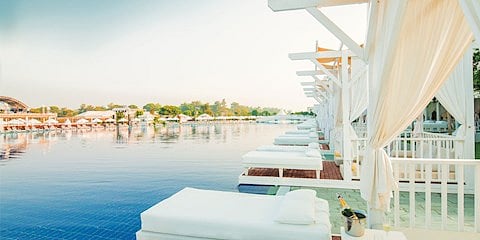 SUDAN VAZGEÇMEYENLER İÇİN SINIRSIZ YÜZME KEYFİ