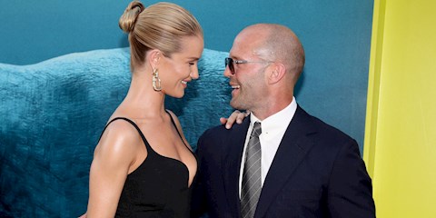 ROSIE HUNTINGTON-WHITELEY VE JASON STATHAM AİLESİ BÜYÜDÜ