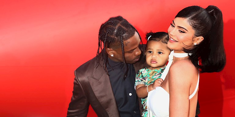 KYLIE JENNER DAHA ÖNCE GÖRÜLMEMİŞ BİR HAMİLELİK RESMİ PAYLAŞTI