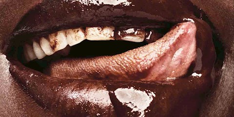 MERCEK ALTINDA: ÇİKOLATA