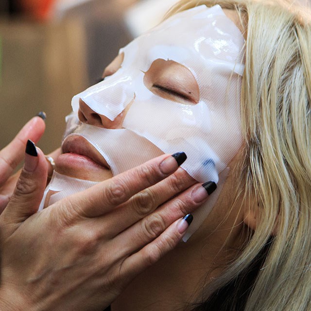 HASSAS BAKIM: GÖZ ALTI MASKELERİ