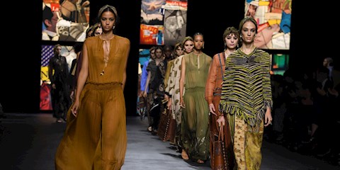CANLI YAYIN: DIOR İLKBAHAR-YAZ 2023 DEFİLESİ
