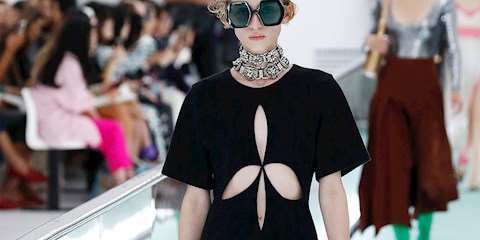 CUT-OUT DEKOLTENİN YÜKSELİŞİ