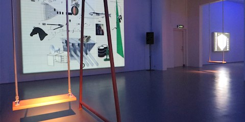 SALT BEYOĞLU'NDAN YENİ BİR SERGİ: EVRENİN TİTREŞEN IŞIKLARI 