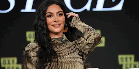 KIM KARDASHIAN 'SNL' SUNUCUSU OLDU!