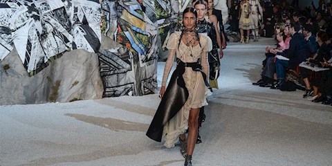 SONBAHARI GELECEKTEN PARÇALAR İLE RENKLENDİRİN!