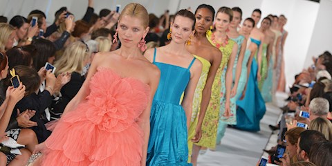 OSCAR DE LA RENTA İKİNCİ EL SEKTÖRÜNE GİRİŞ YAPTI