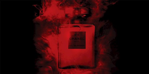 CHANEL NO.5 PARFÜMÜ KIRMIZIYA BÜRÜNDÜ