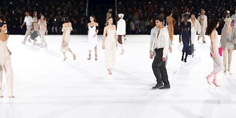 JACQUEMUS FİZİKSEL BİR DEFİLE HAZIRLIYOR