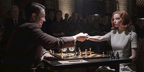 ‘THE QUEEN’S GAMBIT’ DİZİSİ HAKKINDA BİLMENİZ GEREKENLER