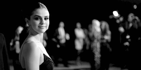 SELENA GOMEZ WOODY ALLEN FİLMİNİN KAZANCINI BAĞIŞLADI