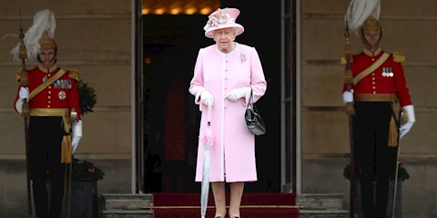 KRALİÇE II. ELIZABETH BUCKINGHAM SARAYI’NA DÖNMEYECEK