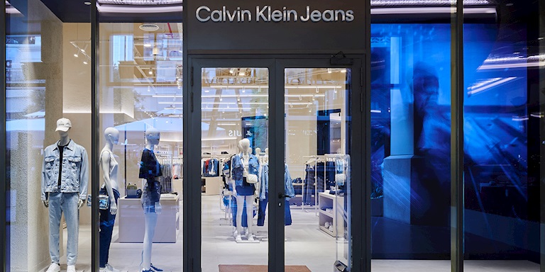 Calvin Klein Jeans Mağazası Emaar Square Mall’da açıldı