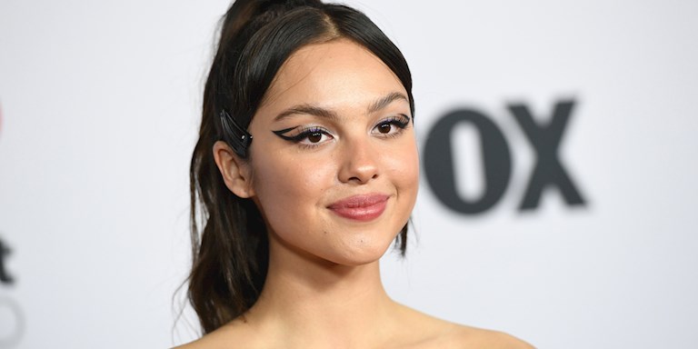 OLIVIA RODRIGO, GLOSSIER'İN İLK ÜNLÜ YÜZÜ OLDU