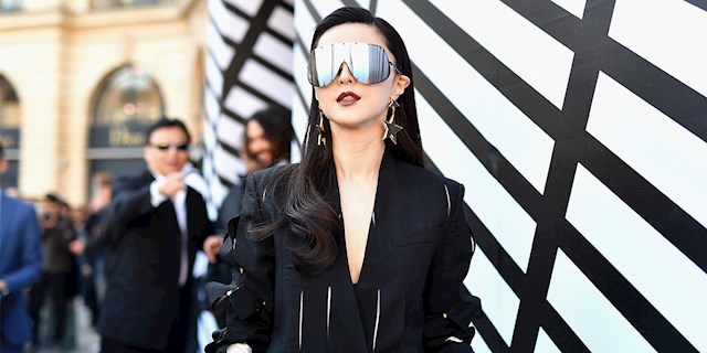 GÖSTERİŞLİ GÜNEŞ GÖZLÜKLERİ