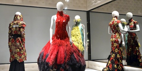 MET'İN YENİ SERGİSİ