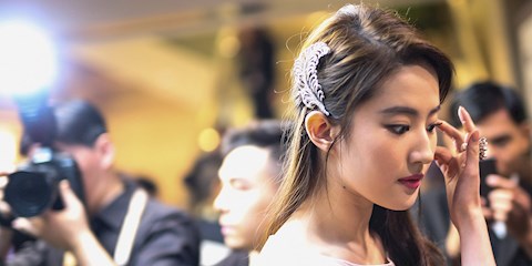 YENİ MULAN FİLMİNİN İLK FRAGMANI YAYINLANDI