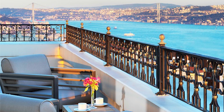 CVK PARK BOSPHORUS HOTEL ISTANBUL'DA ROMANTİK SEVGİLİLER GÜNÜ