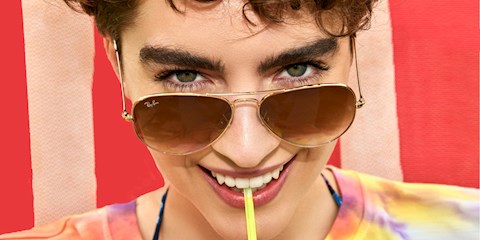 ANI YAŞAMAKTAN ASLA VAZGEÇMEYENLER İÇİN: RAY-BAN #YOUAREON