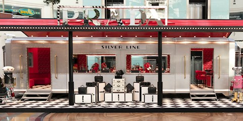 PRADA'NIN DÜŞSEL TREN İSTASYONU İSTANBUL'DA 