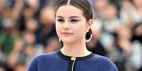 SELENA GOMEZ Mİ JENNIFER ANISTON MI?