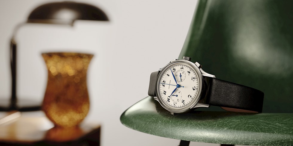 LONGINES HERITAGE CLASSIC CHRONOGRAPH 1946 TASARIMINI YENİDEN YORUMLUYOR