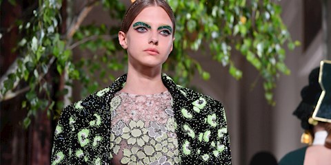 CANLI YAYIN: VALENTINO İLKABAHAR-YAZ 2022 COUTURE DEFİLESİ 
