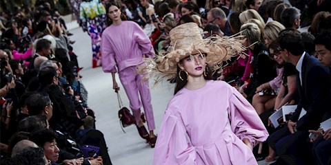 VALENTINO ROMA'DA CANLI DEFİLE DÜZENLEYECEK!