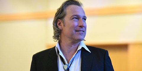 JOHN CORBETT ‘AND JUST LIKE THAT’ KADROSUNA KATILIYOR