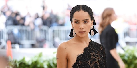 ZOE KRAVITZ EN ŞIK KEDİ KADIN OLABİLİR!