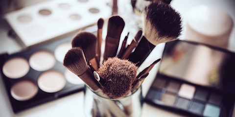 MAKYAJ FIRÇALARI NASIL TEMİZLENMELİ?