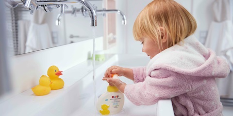 Anne Ve Bebek Bakımında Doğallığın Yumuşak Dokunuşu