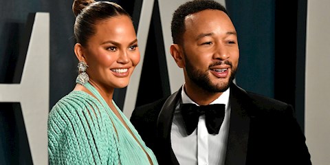 CHRISSY TEIGEN KAYBETTİĞİ OĞLU İÇİN BİR DÖVME YAPTIRDI