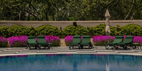 INTERCONTINENTAL ISTANBUL’UN HUZURLU ATMOSFERİNDE HAVUZ KEYFİ