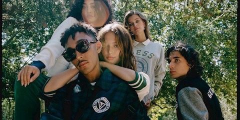 GUESS ORIGINALS YENİLİKLERLE GERİ DÖNÜYOR