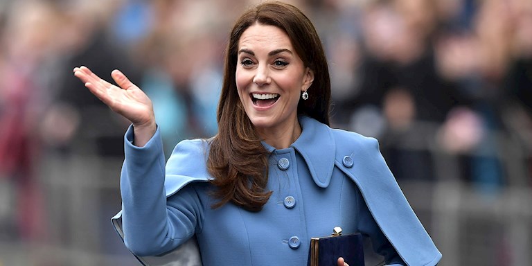 KATE MIDDLETON ZOOM GÖRÜŞMELERİ YAPIYOR