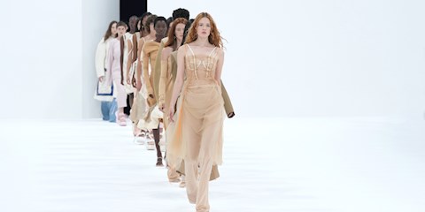 MİLANO MODA HAFTASI: SPORTMAX İLKBAHAR/ YAZ 2022 DEFİLESİ