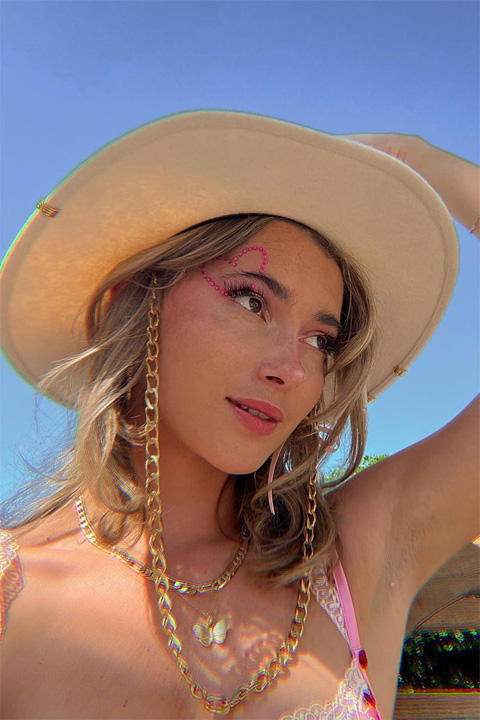 BEST BEAUTY LOOKS FROM COACHELLA 2022