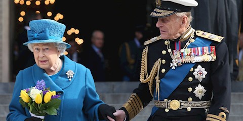 KRALİÇE ELIZABETH VE PRENS PHILIP 73. EVLİLİK YILDÖNÜMLERİNİ KUTLADI