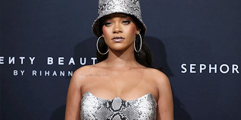 RIHANNA, DONALD TRUMP’A REST ÇEKTİ!