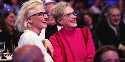 ÇİÇEĞİ BURNUNDA ANNEANNE: MERYL STREEP