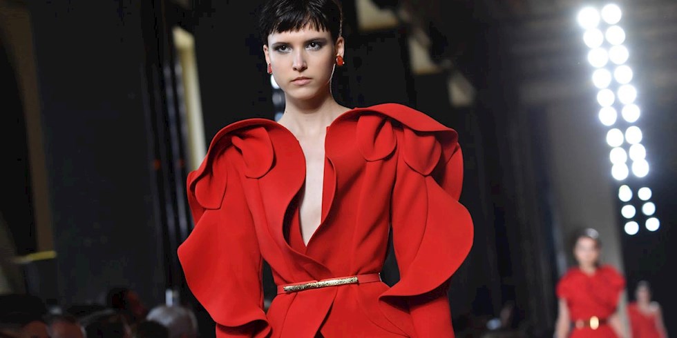 YILBAŞINDA NE GİYİLİR? PARTİ, YEMEK VE OFİS İÇİN STİL ÖNERİLERİ 