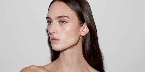 CİLT İÇİN HER ŞEYİ YAPAN “MANDELİK ASİT” NEDİR?