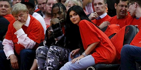 KYLIE JENNER VE TRAVIS SCOTT AYNI DÖVMEYİ YAPTIRDI