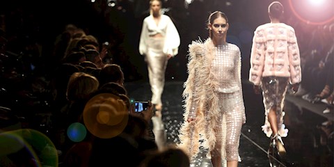 MERCEDES-BENZ PRESENTS ÖZGÜR MASUR 