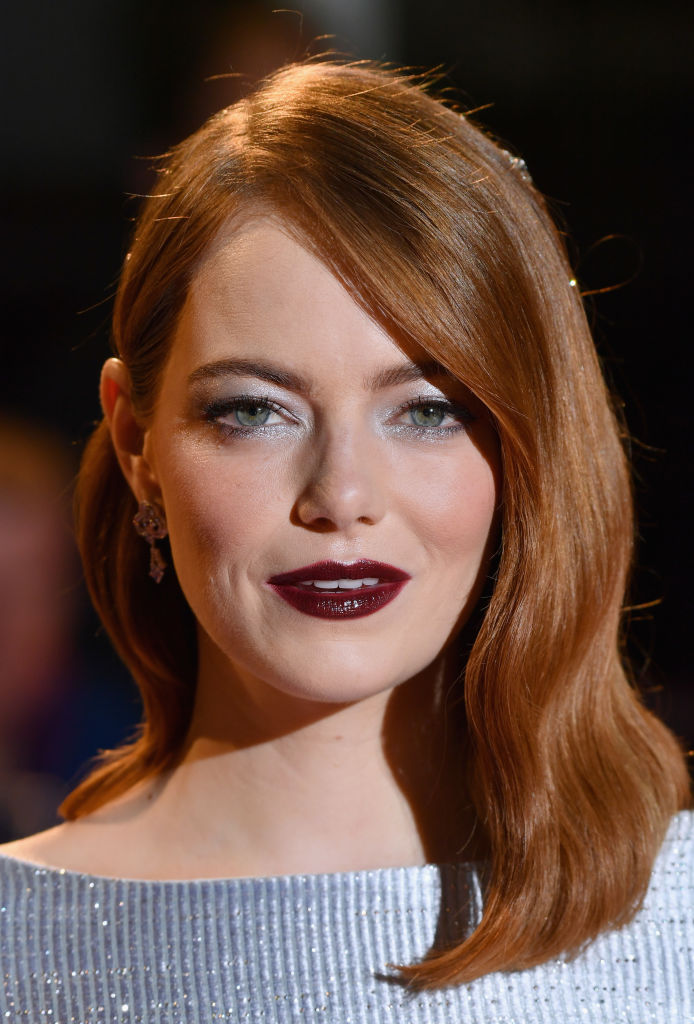 Emma Stone'un ışıltılı bakır saç modeli