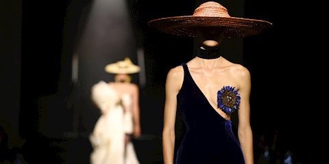 PARİS MODA HAFTASI: SCHIAPARELLI HAUTE COUTURE SONBAHAR/KIŞ 2022-23 DEFİLESİ
