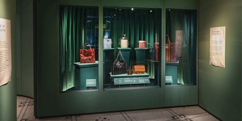 V&A SERGİSİNDE SÜPRPİZ VAR!