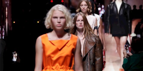 CANLI YAYIN: PRADA İLKBAHAR / YAZ 2022 DEFİLESİ 