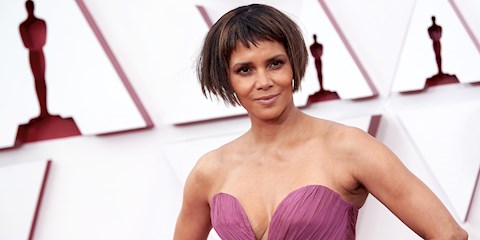 HALLE BERRY’DEN BİR AY GECİKEN 1 NİSAN ŞAKASI